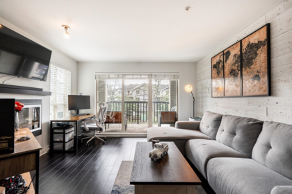 201 21009 56 Avenue, Langley, BC, Salmon River — 1 bed apartment/condo for sale