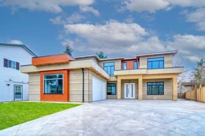 5839 185a Street, Surrey, BC, Cloverdale BC — 7 bed single family residence for sale