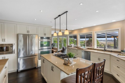 Breakfast Nook Photo of 16512 77a Avenue, Surrey, BC