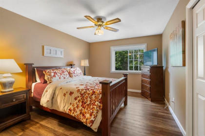 Guest Bathroom Photo of 16512 77a Avenue, Surrey, BC
