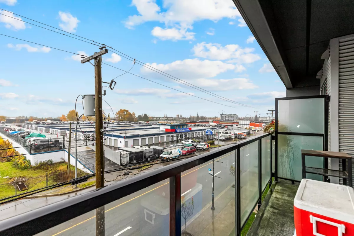 Guest Bathroom Photo of 314 20360 Logan Avenue, Langley, BC