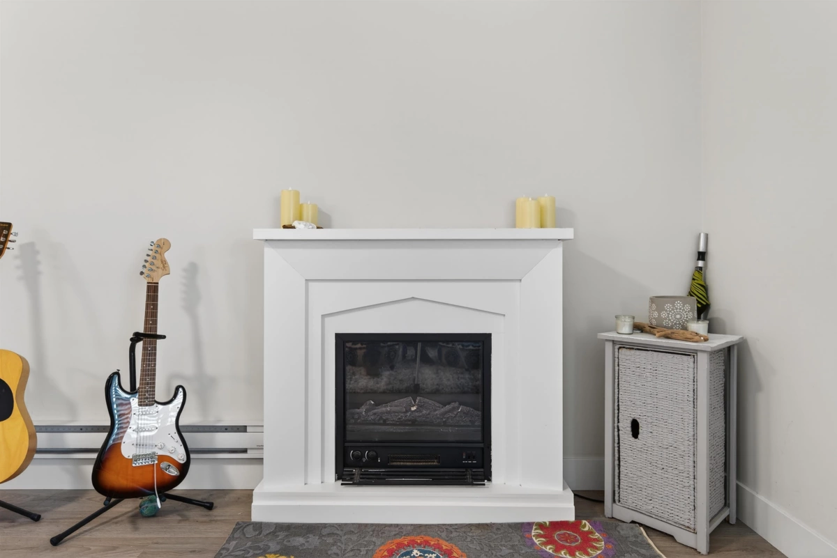 Front Yard Photo of 20180 Stanton Avenue, Maple Ridge, BC