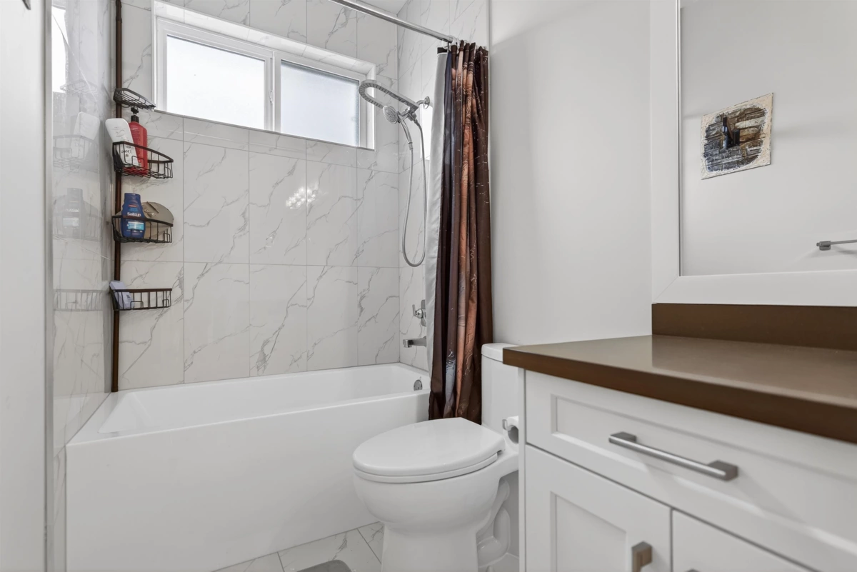 Mudroom Photo of 20180 Stanton Avenue, Maple Ridge, BC