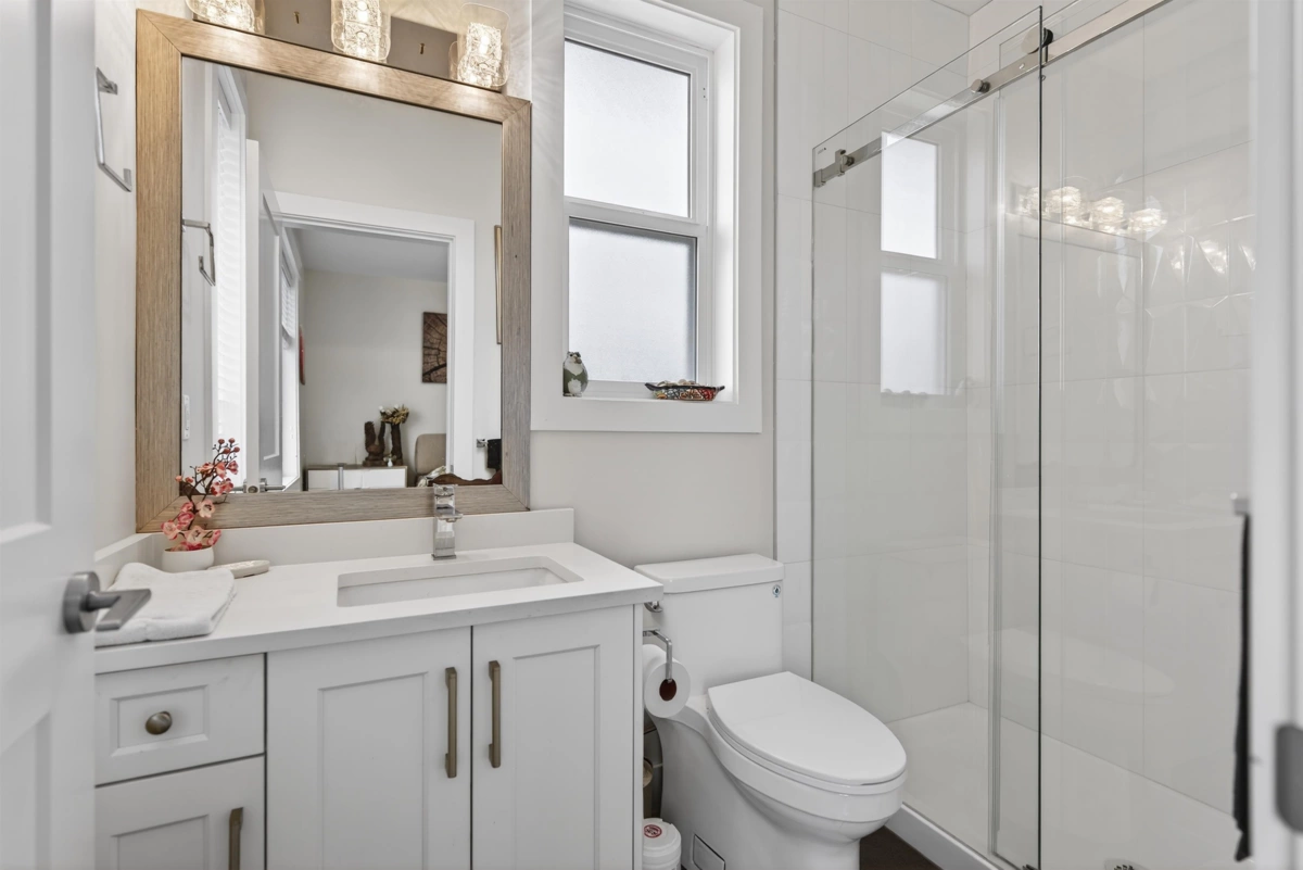 Staircase Photo of 20180 Stanton Avenue, Maple Ridge, BC