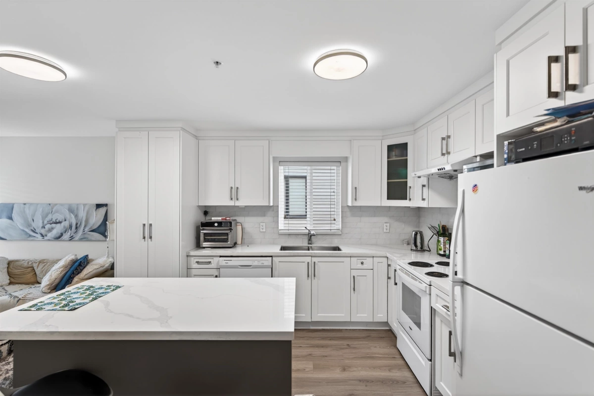 Swimming Pool Photo of 20180 Stanton Avenue, Maple Ridge, BC