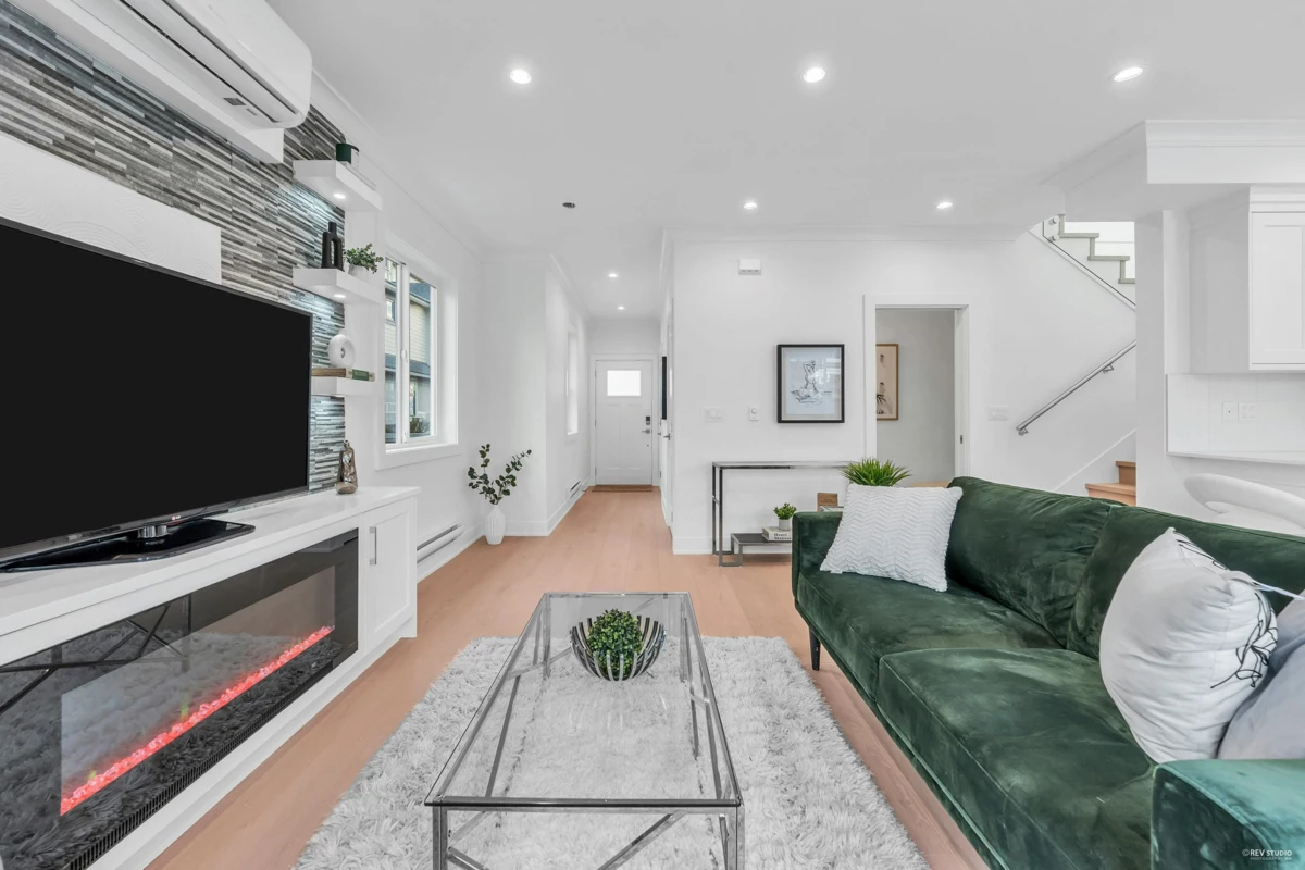 Dining Area Photo of 110 8233 Williams Road, Richmond, BC