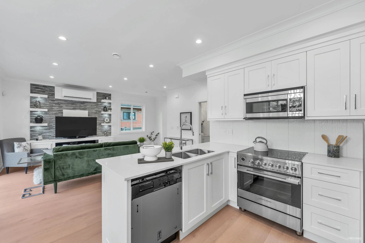 Primary Bedroom Photo of 110 8233 Williams Road, Richmond, BC