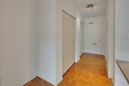 Guest Bathroom Photo of 315 2025 W 2nd Avenue, Vancouver, BC