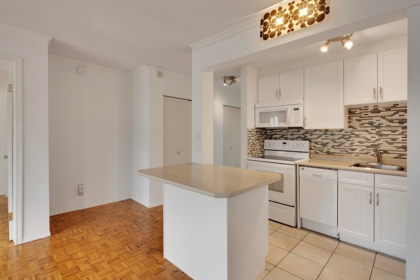 Primary Bedroom Photo of 315 2025 W 2nd Avenue, Vancouver, BC