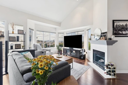 303 131 W 20th Street, North Vancouver, BC, North Vancouver — Apartment/Condo for sale
