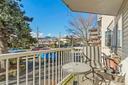 Kitchen Island Photo of 105 8934 Mary Street, Chilliwack, BC