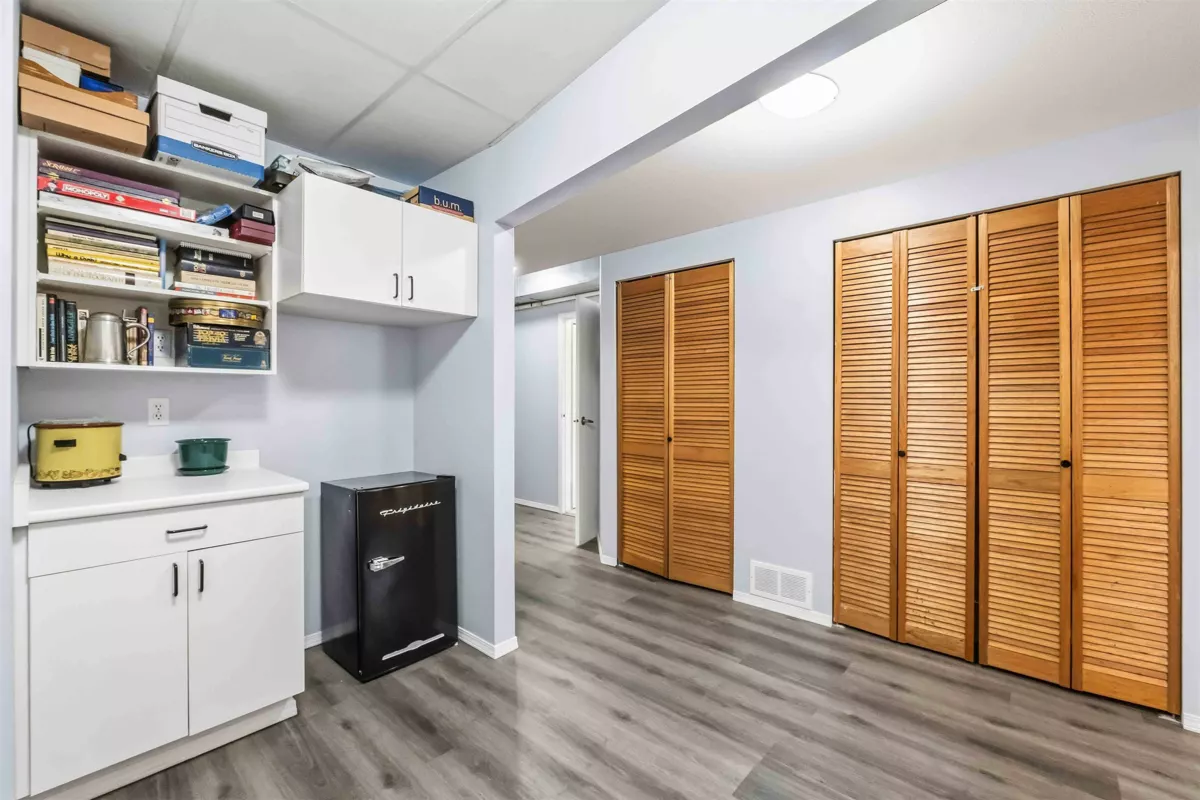 Guest Bathroom Photo of 35277 Mckinley Drive, Abbotsford, BC