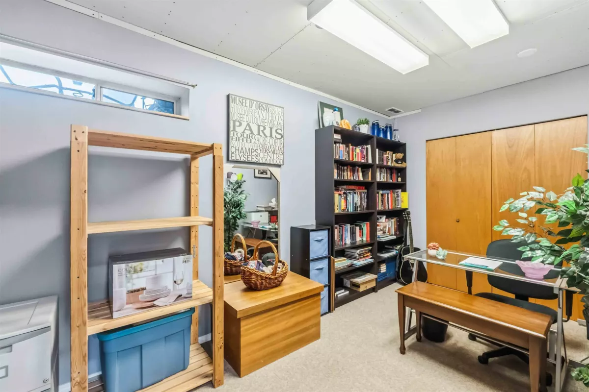 Powder Room Photo of 35277 Mckinley Drive, Abbotsford, BC