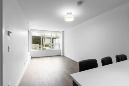 609 7468 Lansdowne Road, Richmond, BC, Richmond — Apartment/Condo for sale