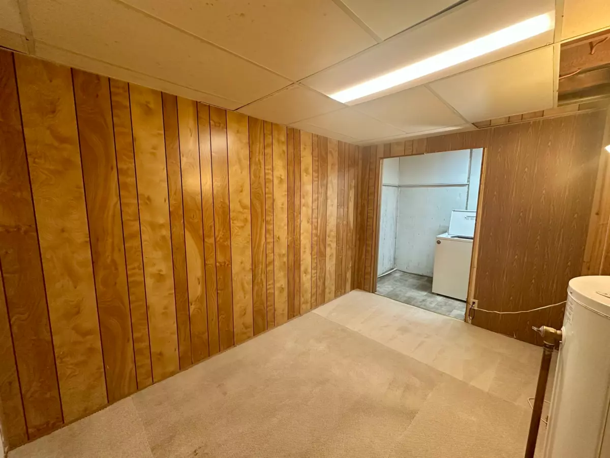 Hallway Photo of 106 511 Gatensbury Street, Coquitlam, BC