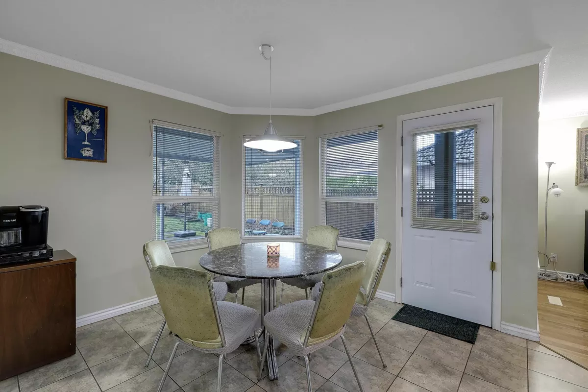 Laundry Room Photo of 10955 156 Street, Surrey, BC
