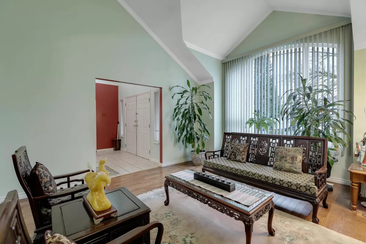 Living Room Photo of 10955 156 Street, Surrey, BC