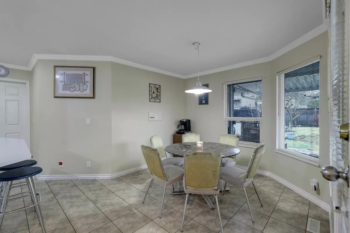 Mudroom Photo of 10955 156 Street, Surrey, BC