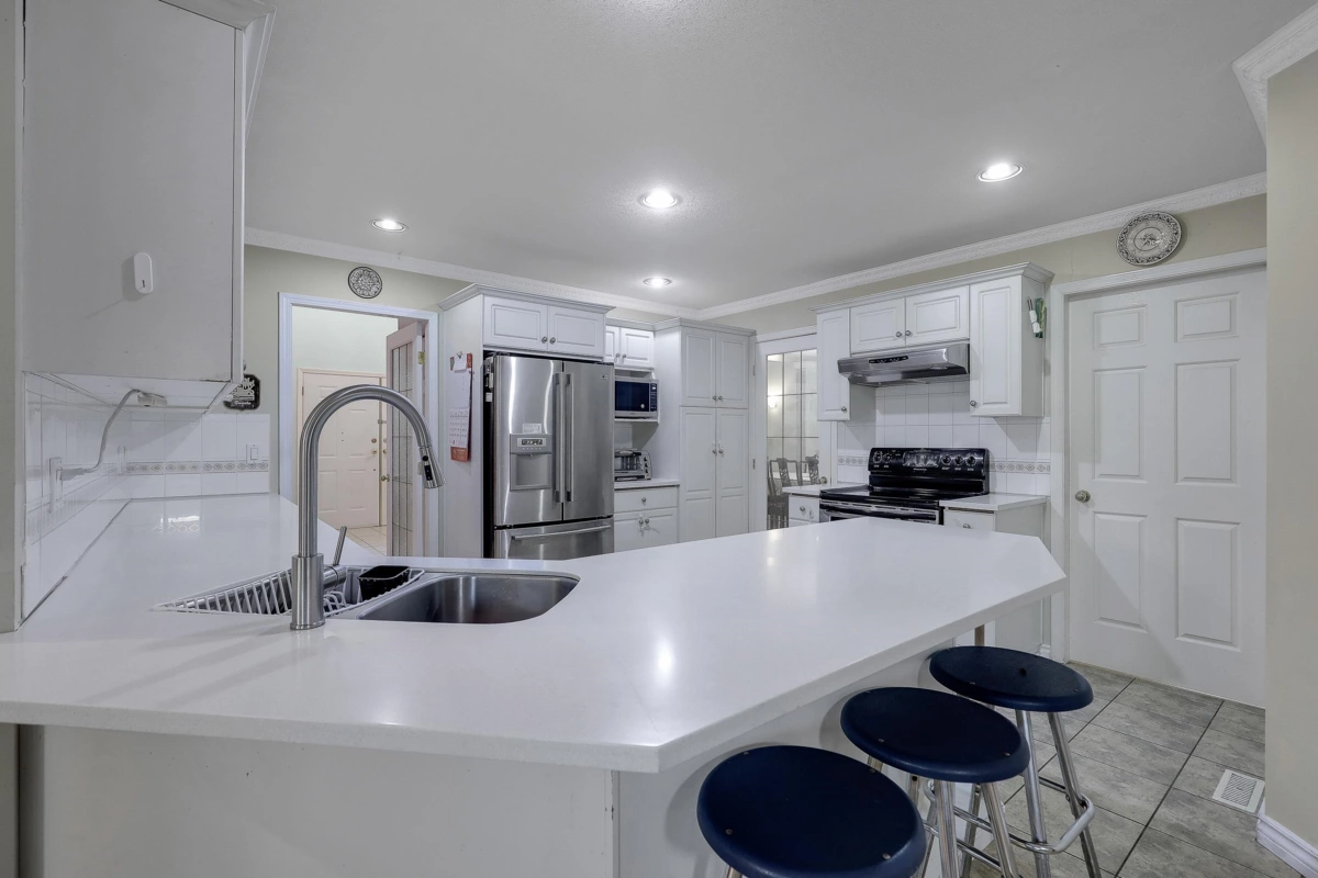 Powder Room Photo of 10955 156 Street, Surrey, BC