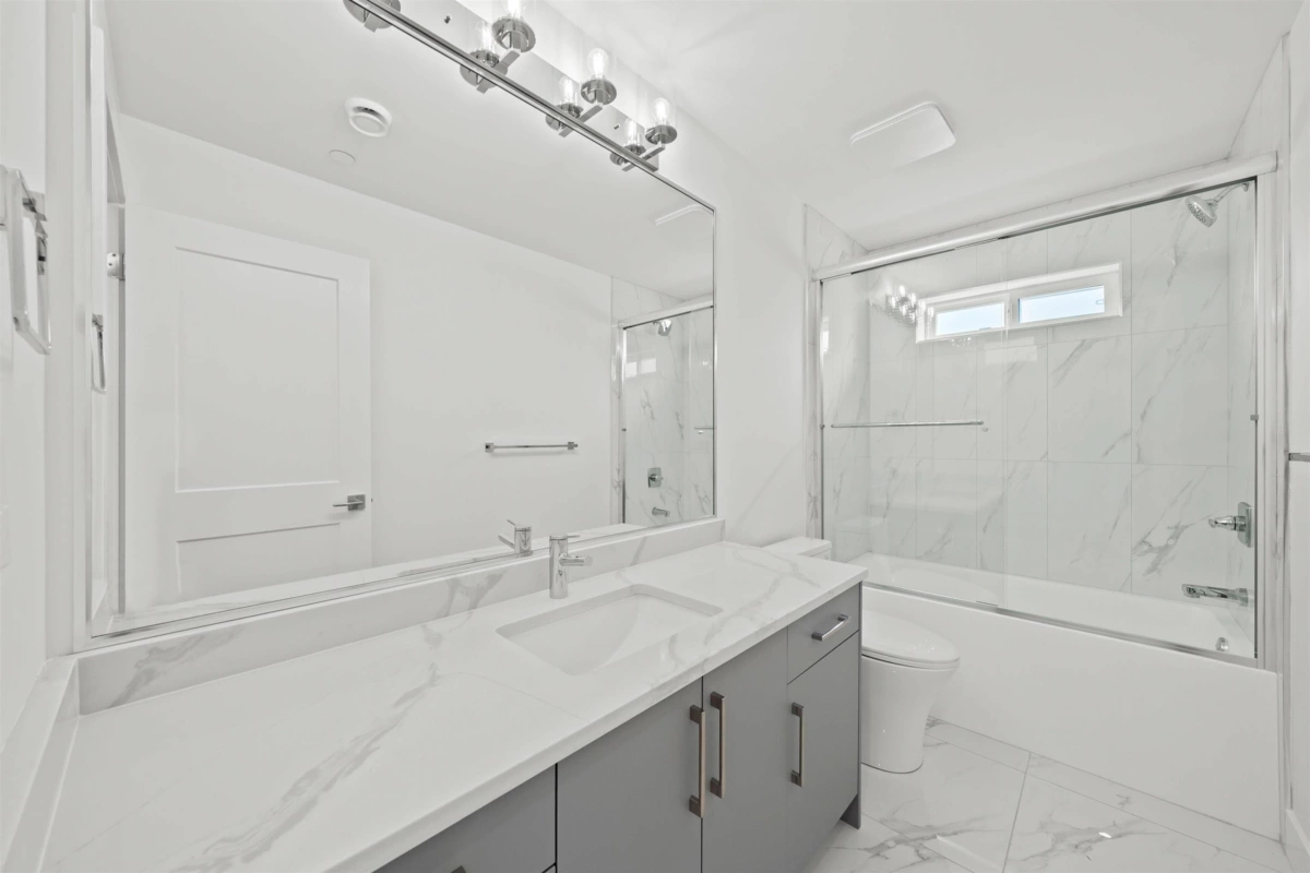 Basement Recreation Room Photo of 2 26725 Fraser Highway, Langley, BC