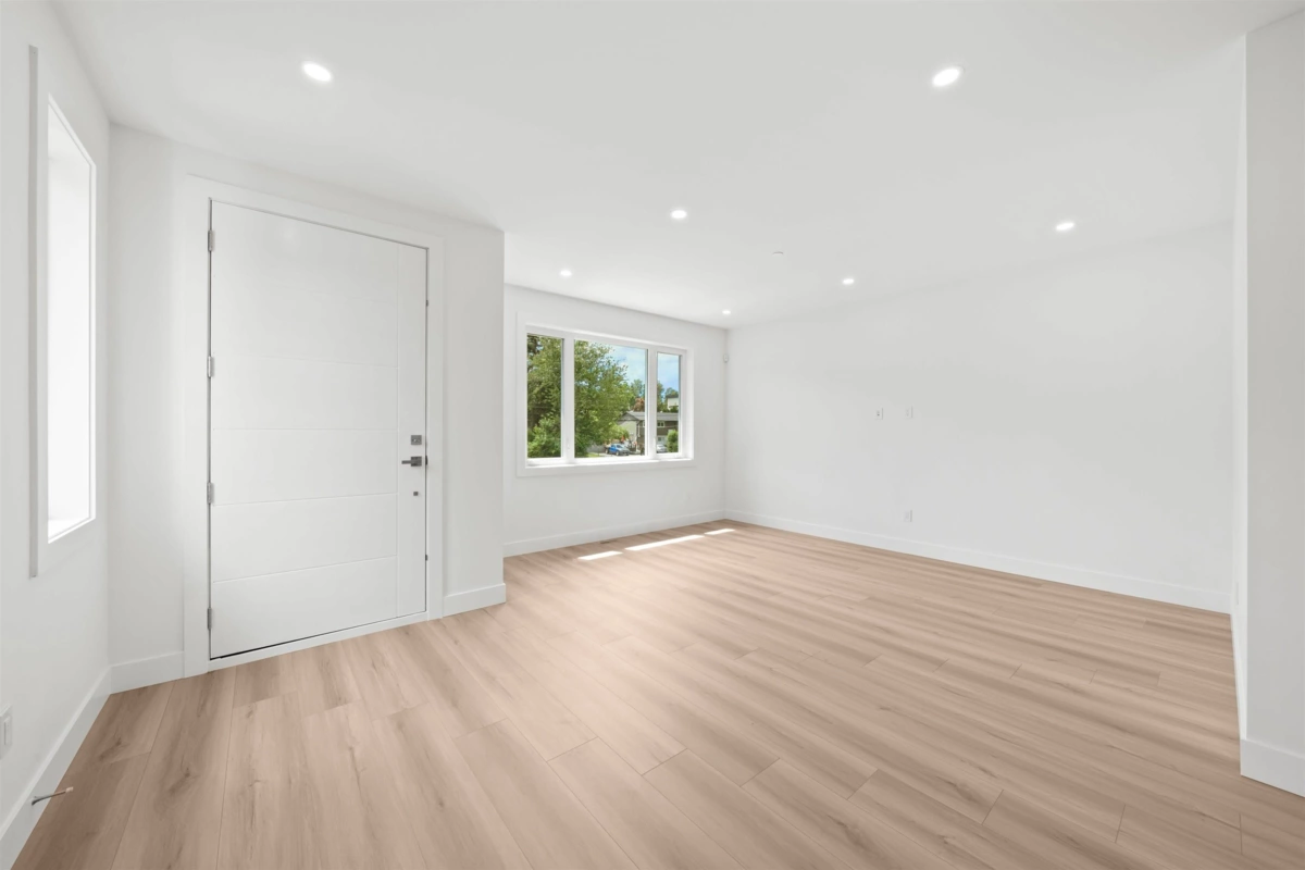 Bedroom 3 Photo of 2 26725 Fraser Highway, Langley, BC