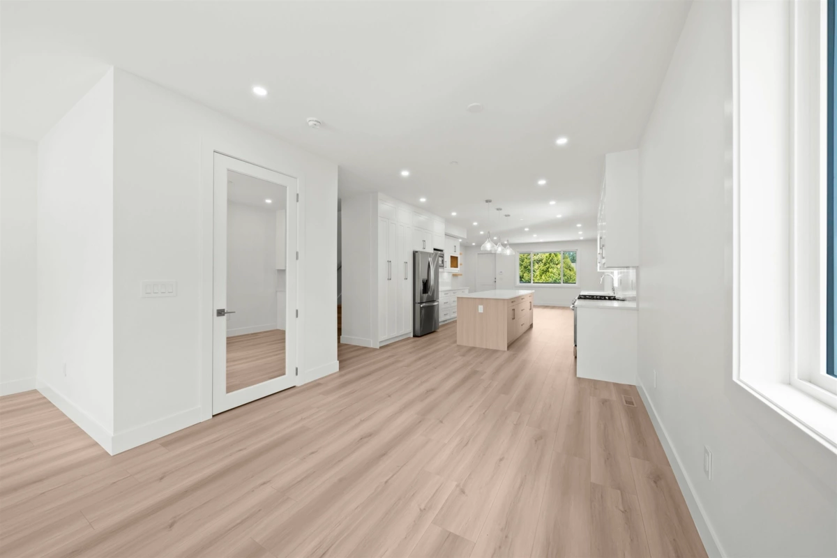 Breakfast Nook Photo of 2 26725 Fraser Highway, Langley, BC