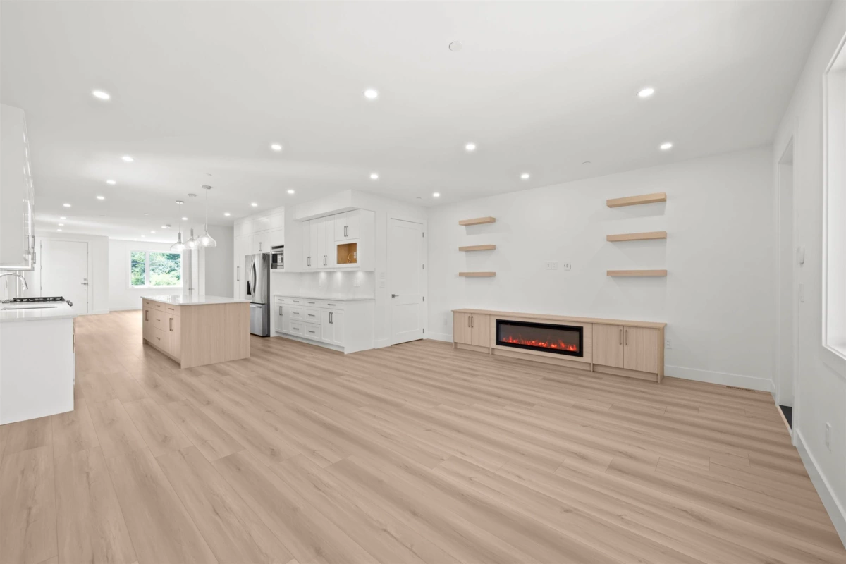 Dining Area Photo of 2 26725 Fraser Highway, Langley, BC