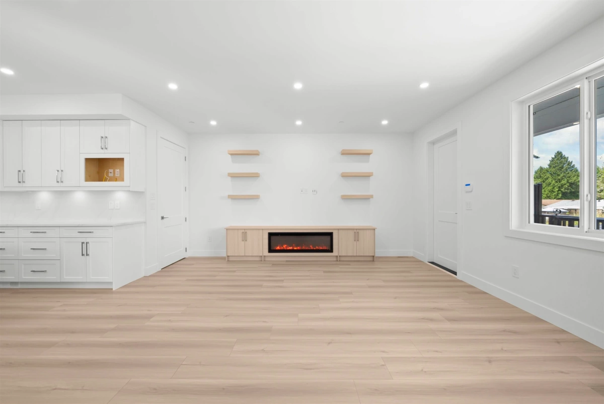 Family Room Photo of 2 26725 Fraser Highway, Langley, BC