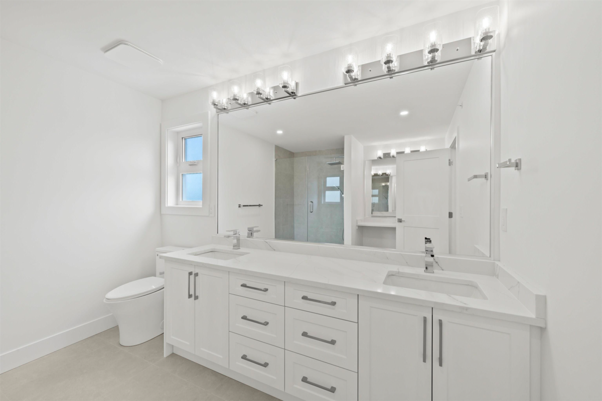 Front Yard Photo of 2 26725 Fraser Highway, Langley, BC