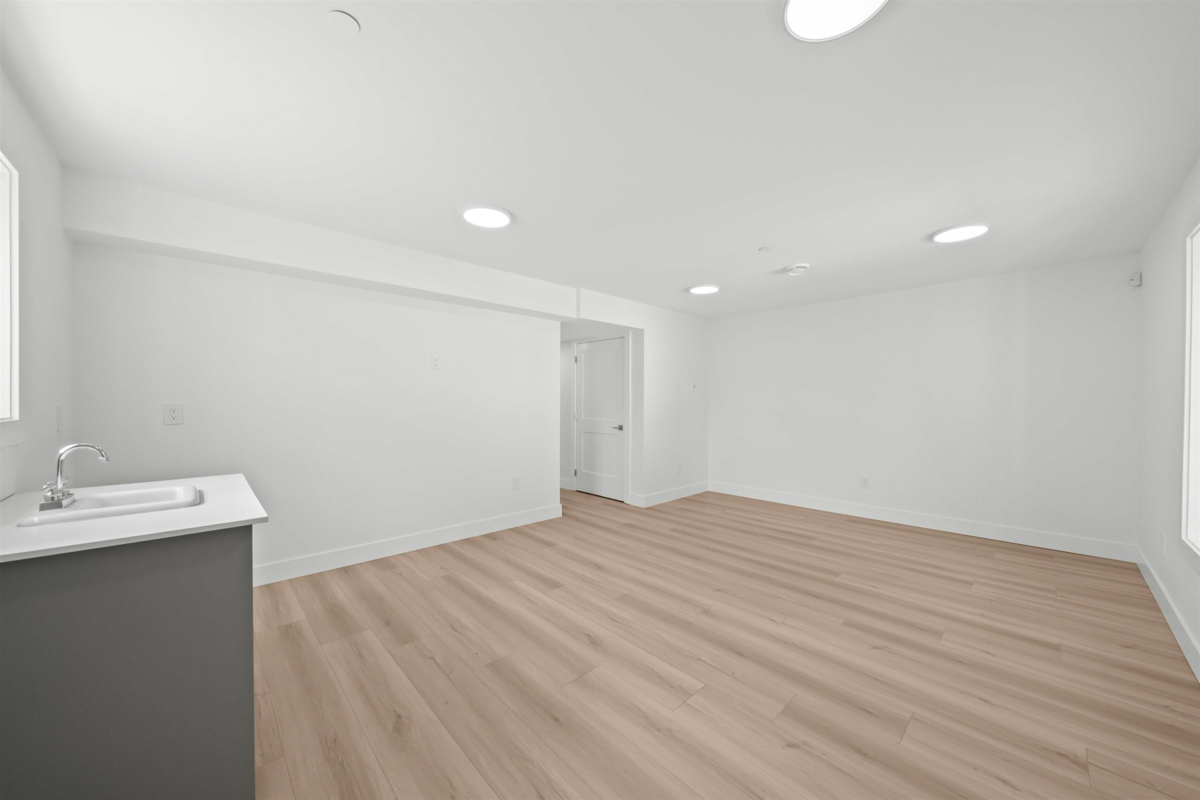 Garden / Landscaping Photo of 2 26725 Fraser Highway, Langley, BC