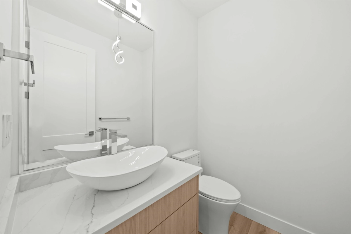 Guest Bathroom Photo of 2 26725 Fraser Highway, Langley, BC