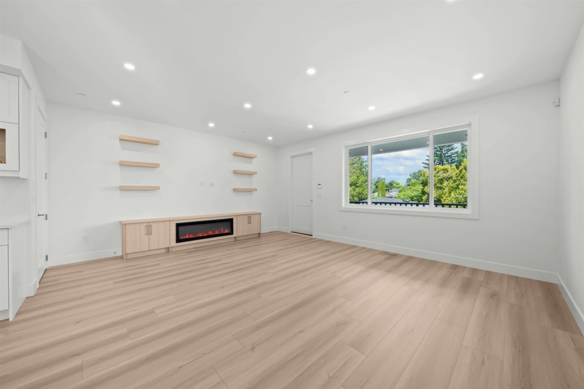 Living Room Photo of 2 26725 Fraser Highway, Langley, BC