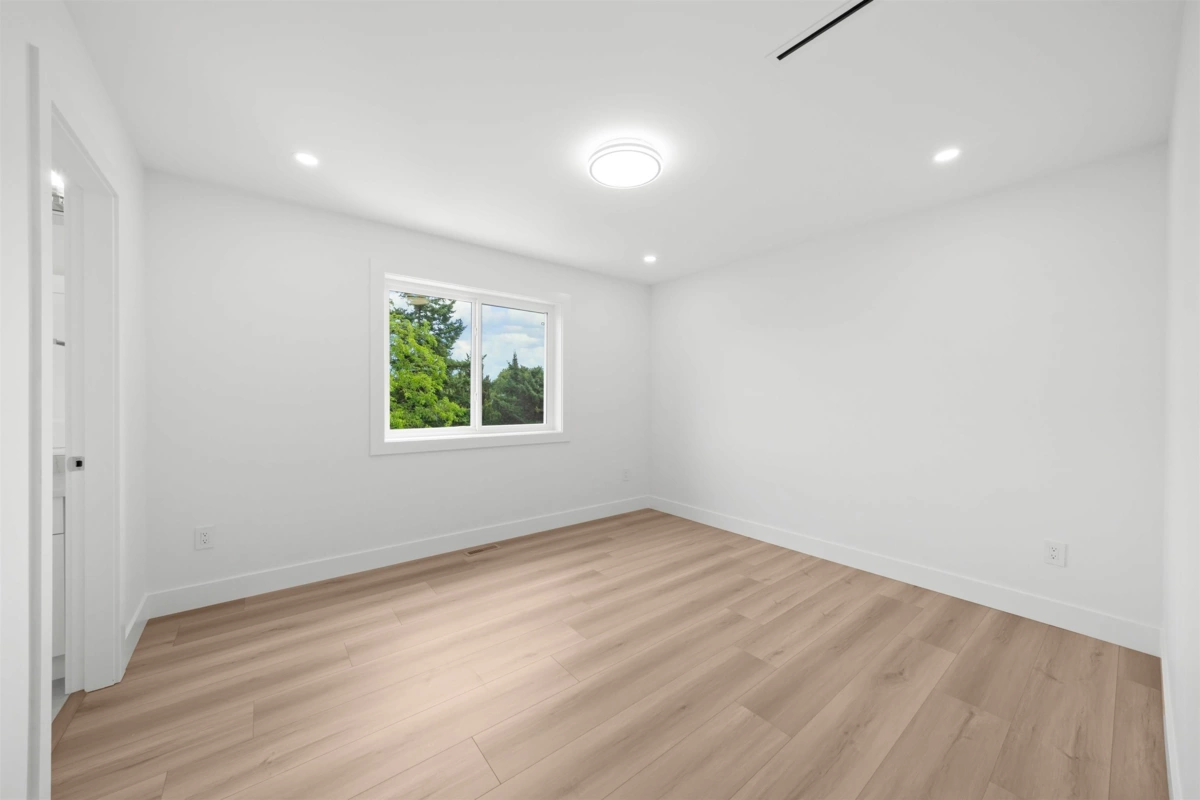 Outdoor Deck Photo of 2 26725 Fraser Highway, Langley, BC