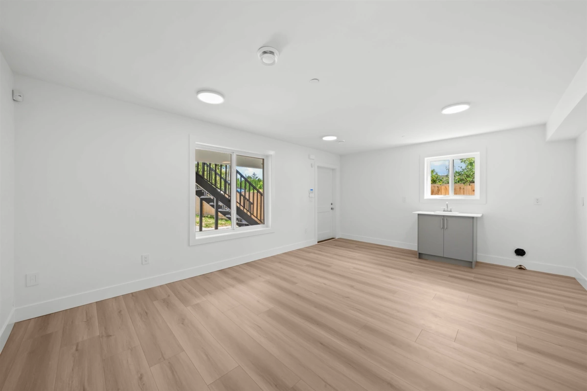 Swimming Pool Photo of 2 26725 Fraser Highway, Langley, BC