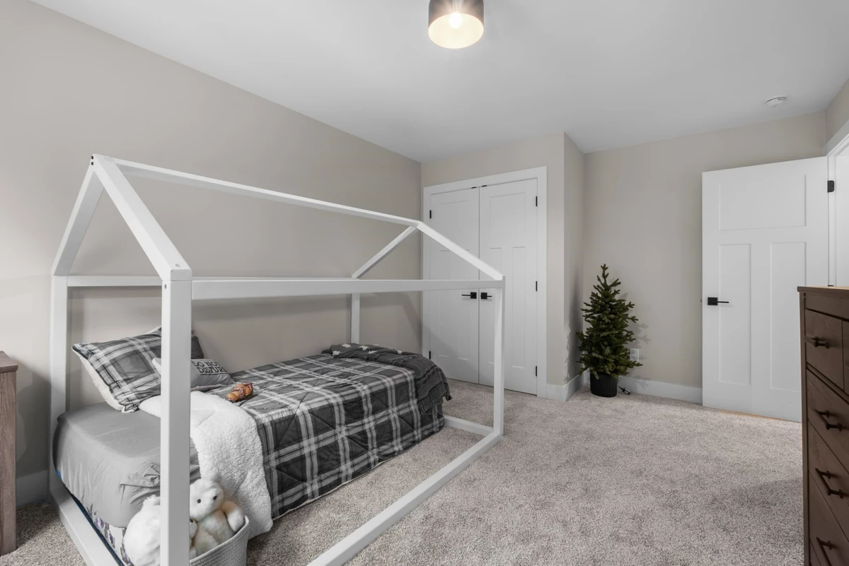 Basement Recreation Room Photo of 8 35247 Straiton Road, Abbotsford, BC