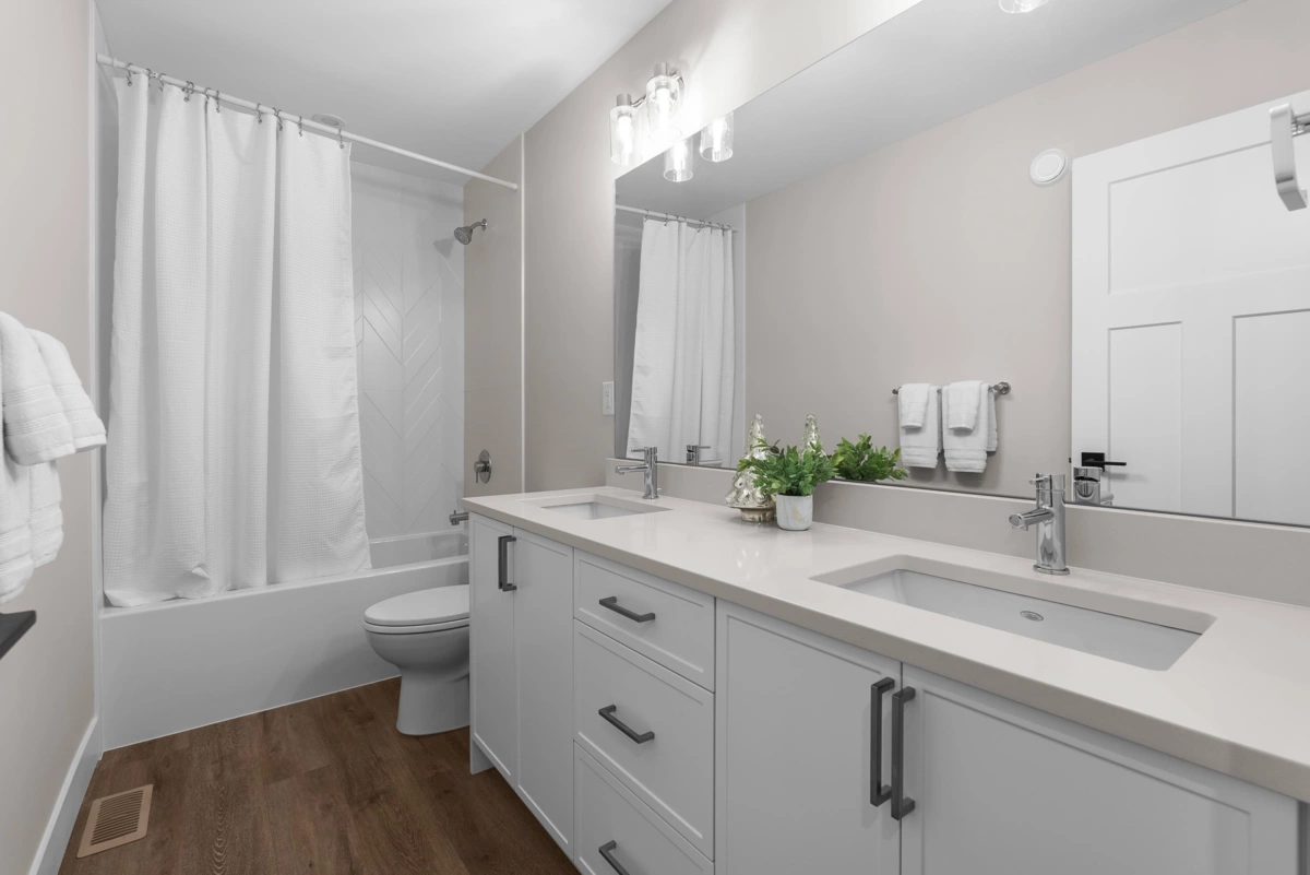 Garage Interior Photo of 8 35247 Straiton Road, Abbotsford, BC