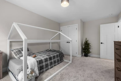 Basement Recreation Room Photo of 8 35247 Straiton Road, Abbotsford, BC