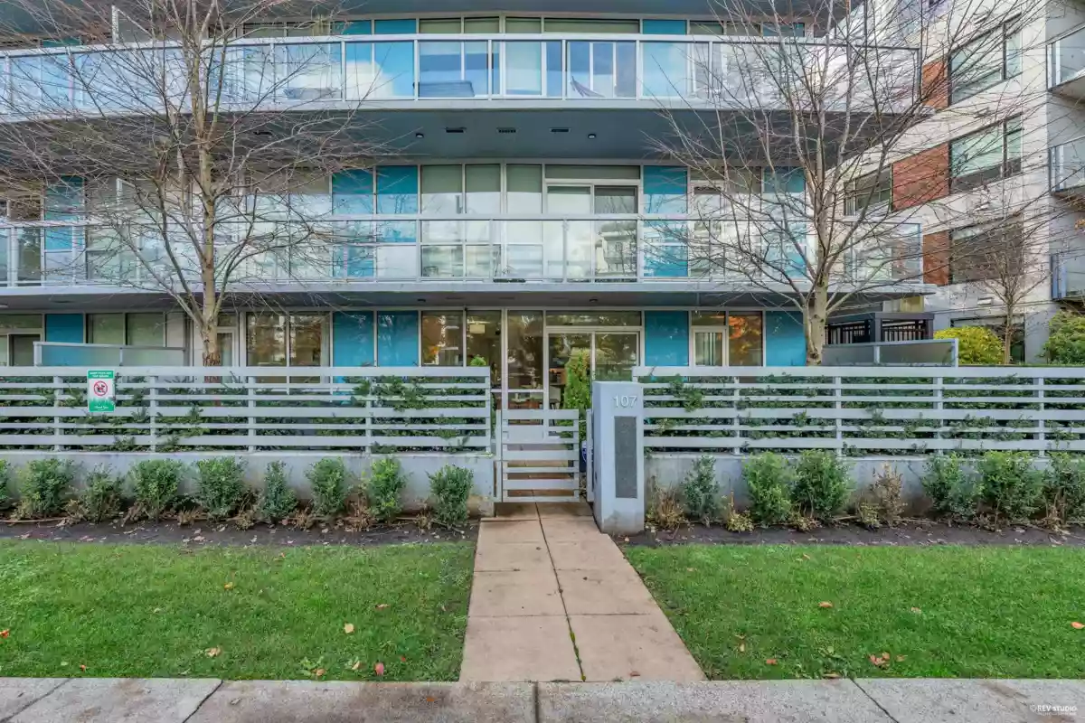 Backyard Photo of 107 5189 Cambie Street, Vancouver, BC