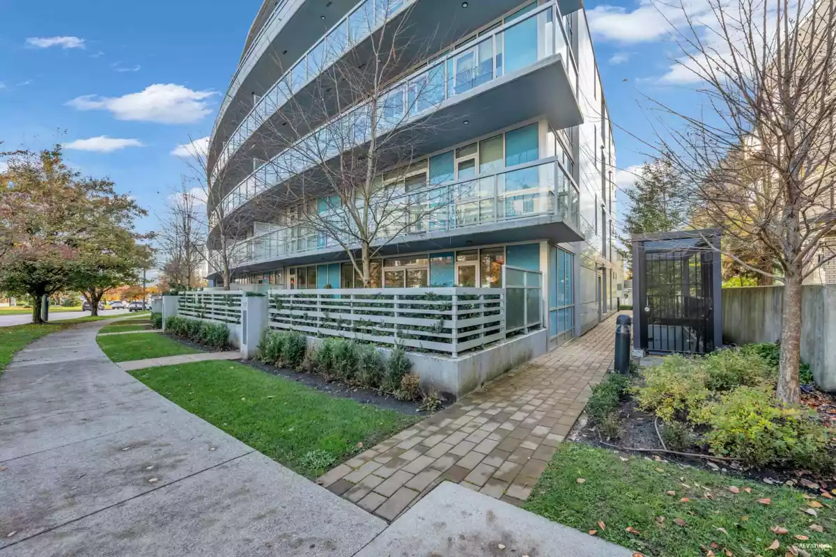 Front Yard Photo of 107 5189 Cambie Street, Vancouver, BC