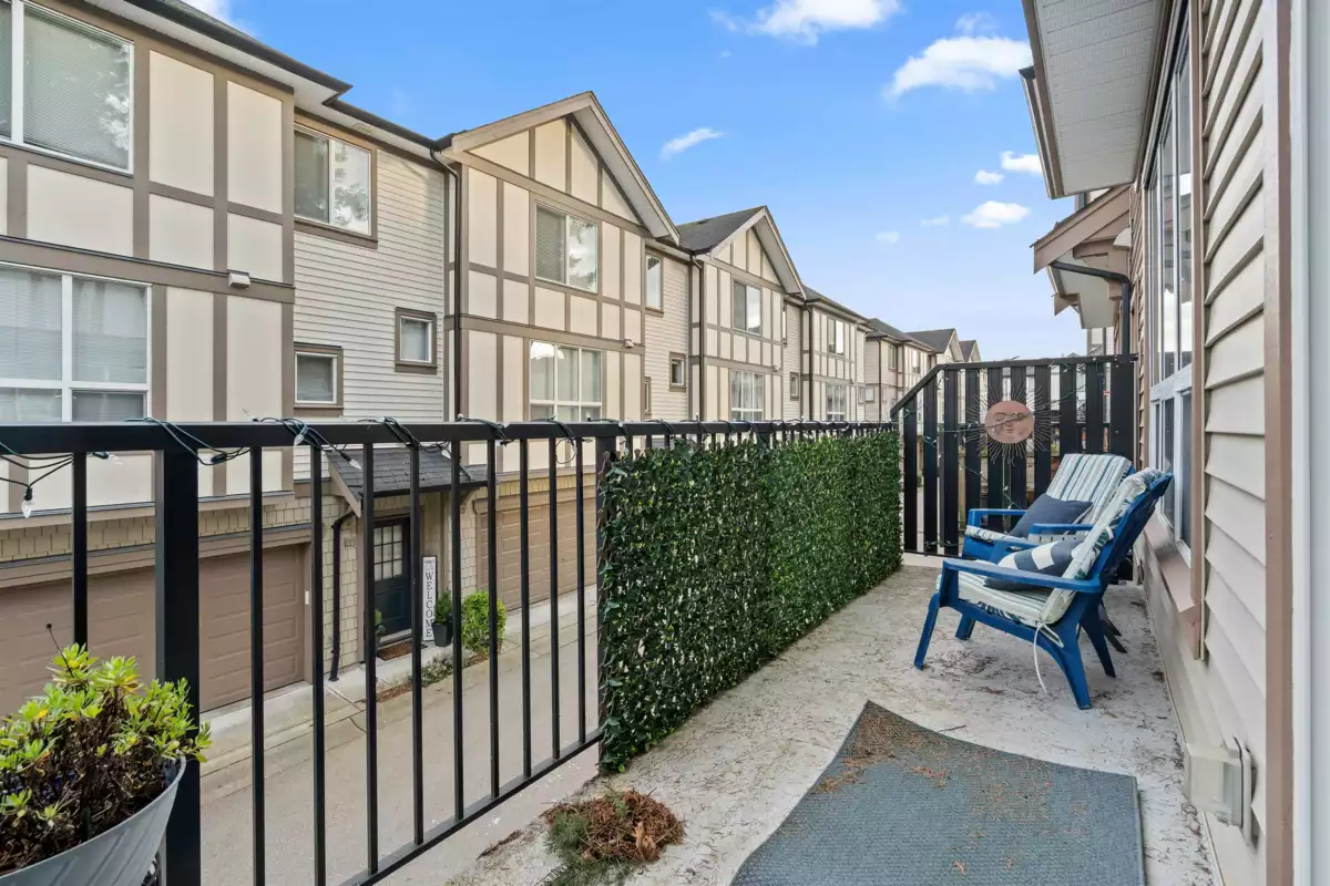 Family Room Photo of 46 7848 209 Street, Langley, BC