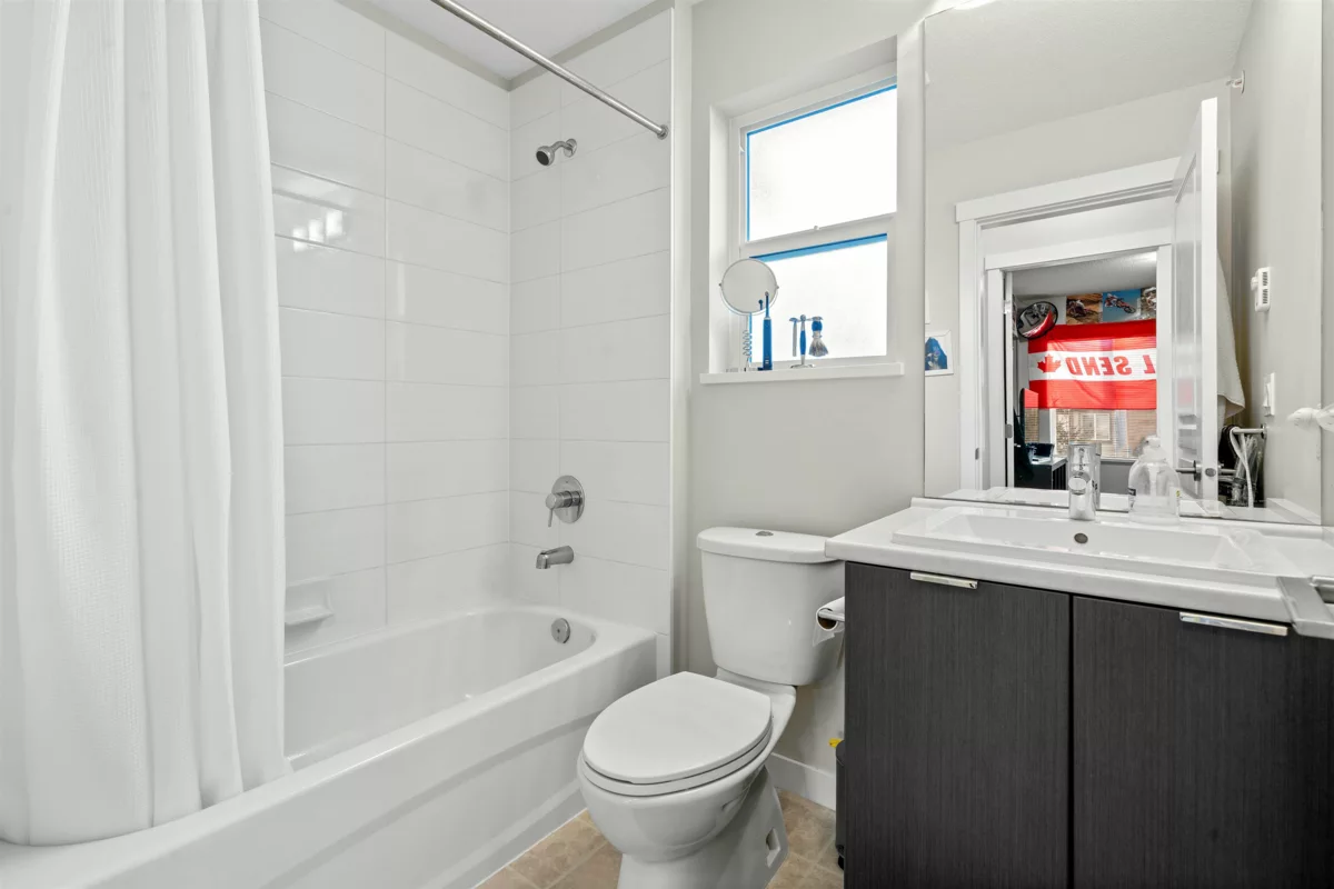 Guest Bathroom Photo of 46 7848 209 Street, Langley, BC
