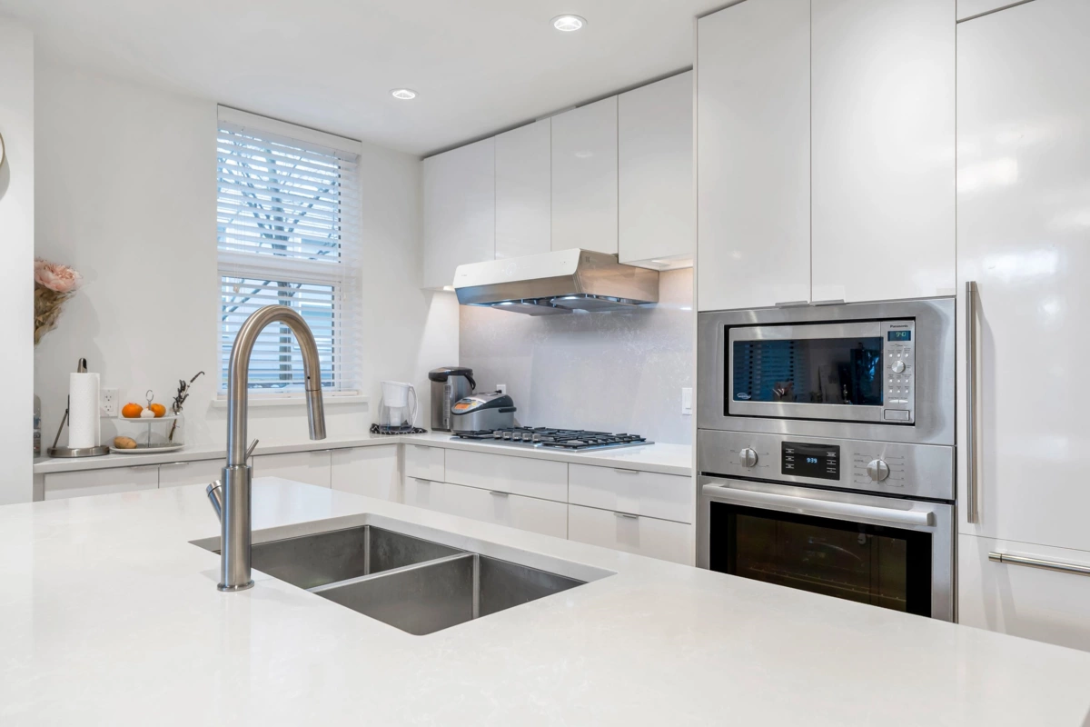 Breakfast Nook Photo of 107 7988 Yukon Street, Vancouver, BC