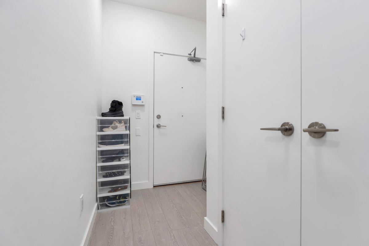Entry Foyer Photo of 107 7988 Yukon Street, Vancouver, BC