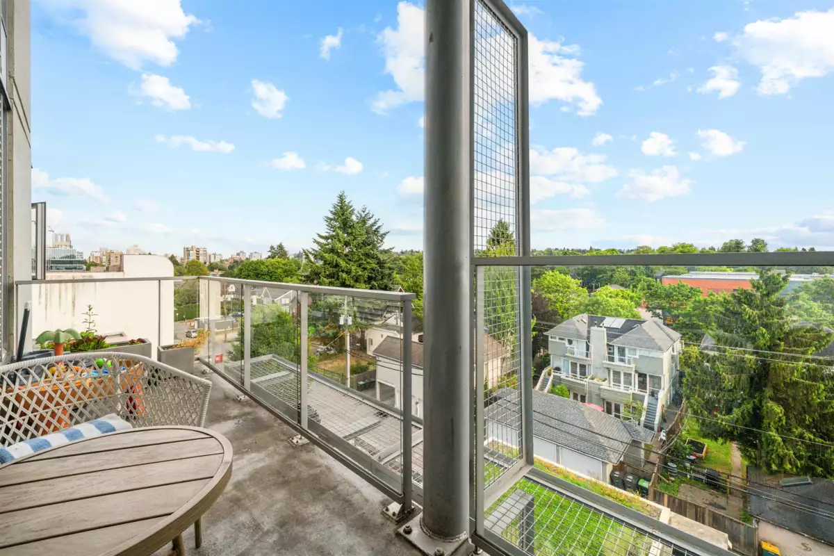 Guest Bathroom Photo of 607 2528 Maple Street, Vancouver, BC