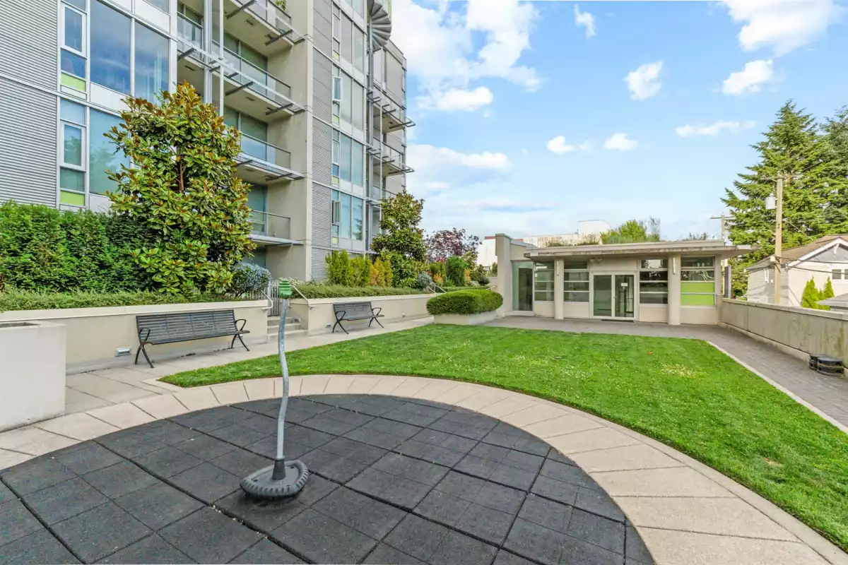 Outdoor Deck Photo of 607 2528 Maple Street, Vancouver, BC