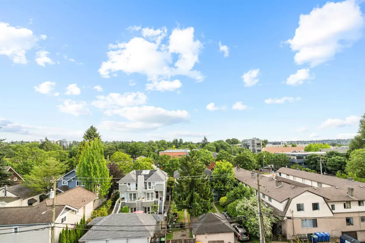 Powder Room Photo of 607 2528 Maple Street, Vancouver, BC