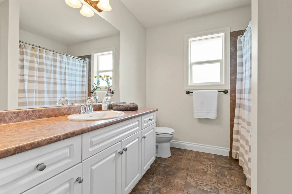 Entry Foyer Photo of 45748 Safflower Crescent, Chilliwack, BC