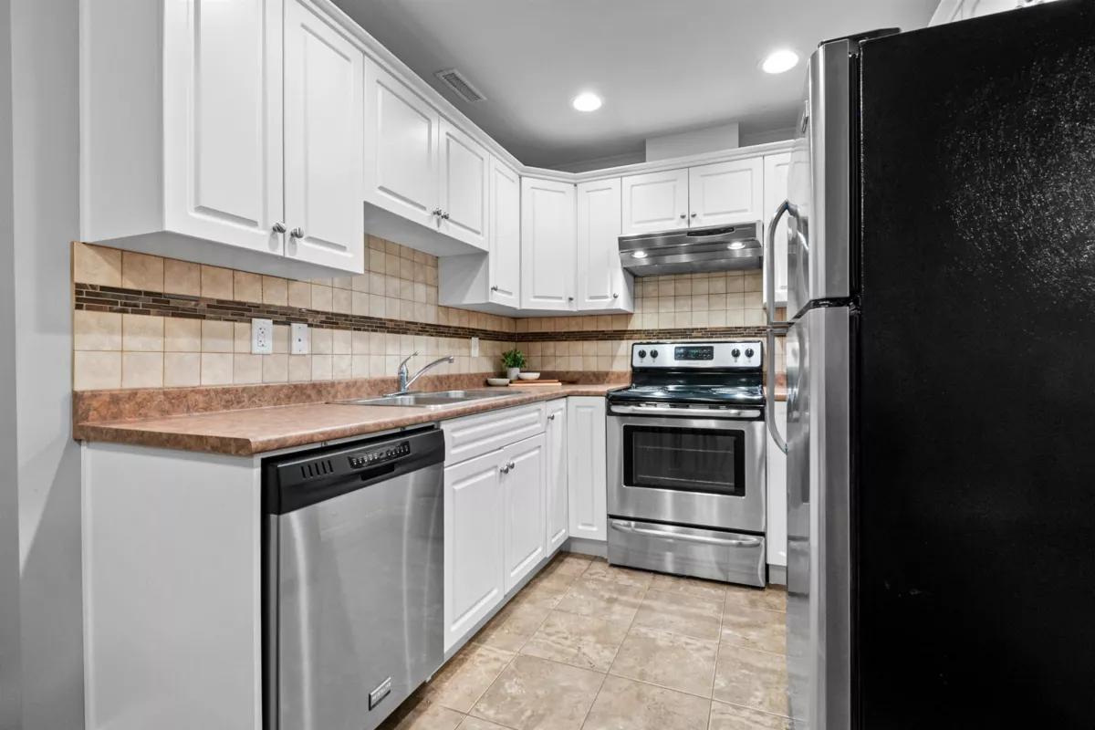Garage Interior Photo of 45748 Safflower Crescent, Chilliwack, BC
