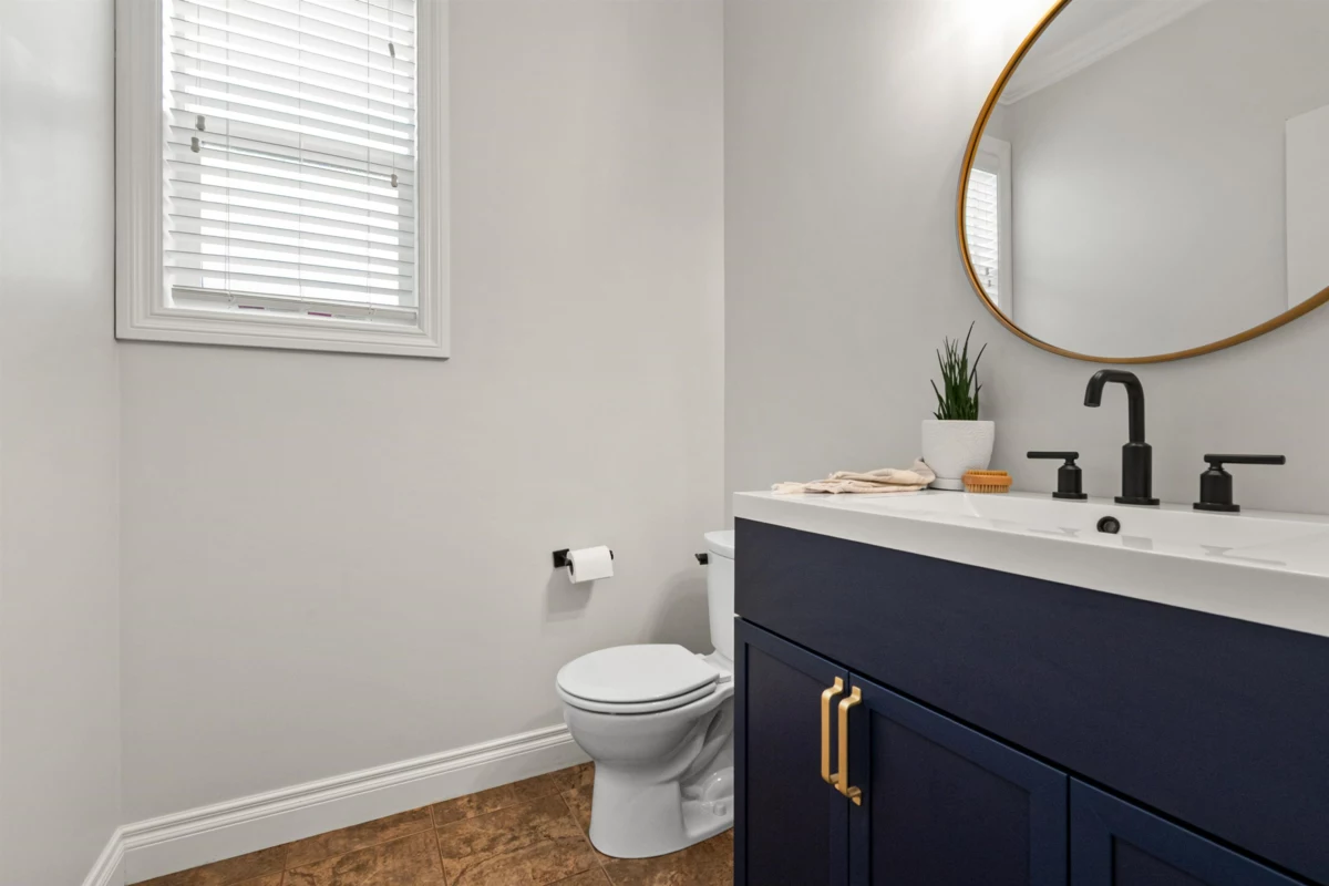 Hallway Photo of 45748 Safflower Crescent, Chilliwack, BC