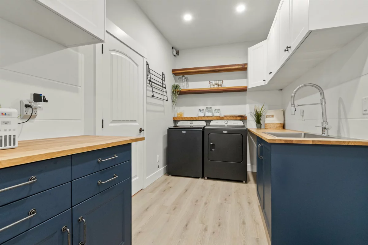 Laundry Room Photo of 45748 Safflower Crescent, Chilliwack, BC